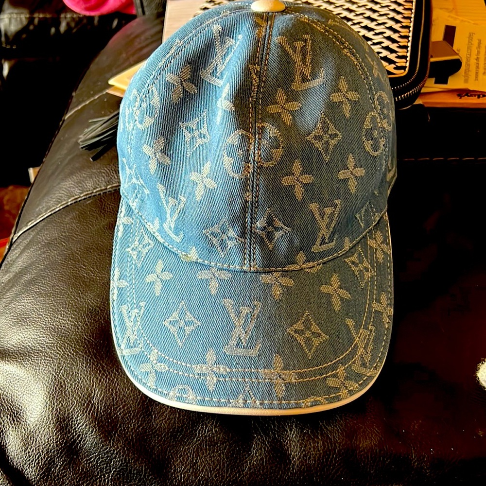 AUTHENTIC LV DENIM BASEBALL CAP.
